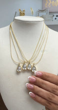 Load image into Gallery viewer, Circonia gold necklace