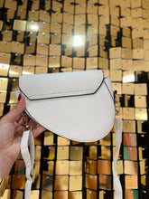 Load image into Gallery viewer, Off White Cartera