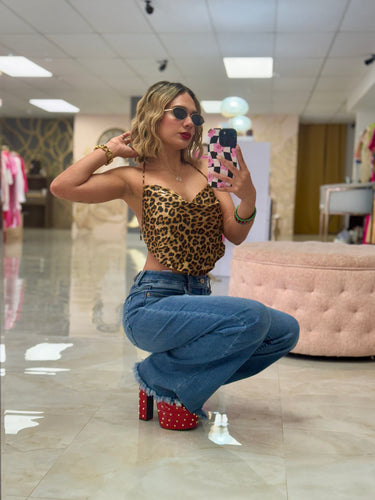 Leo top
