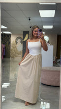 Load image into Gallery viewer, Jeisha Maxi Dress