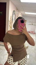 Load image into Gallery viewer, Off shoulder Brown Top