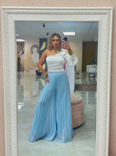 Load image into Gallery viewer, Samma Satin top