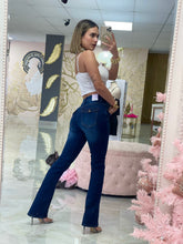 Load image into Gallery viewer, Boot Cut Jean